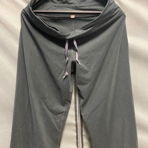 Under Armour fitted yoga pants